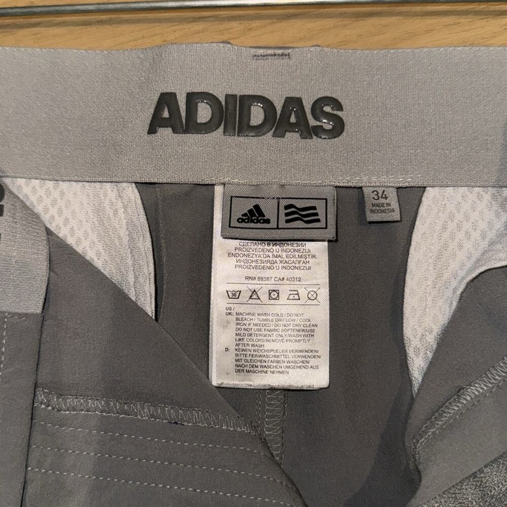 Adidas ULTIMATE365 GOLF SHORTS Grey 34 - Picture 4 of 5
